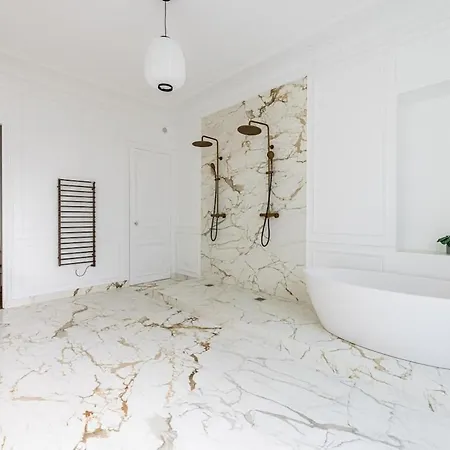 Daire Luxurious 4 Bedroom Apartment, La Muette *
