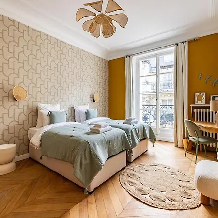 Luxurious 4 Bedroom Apartment, La Muette *