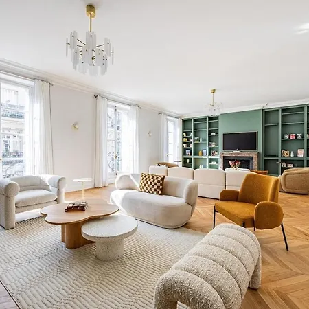 Luxurious 4 Bedroom Apartment, La Muette *