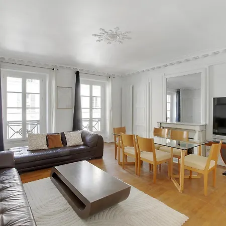 Elegance & Confort A Deux Pas De La Madeleine Apartment