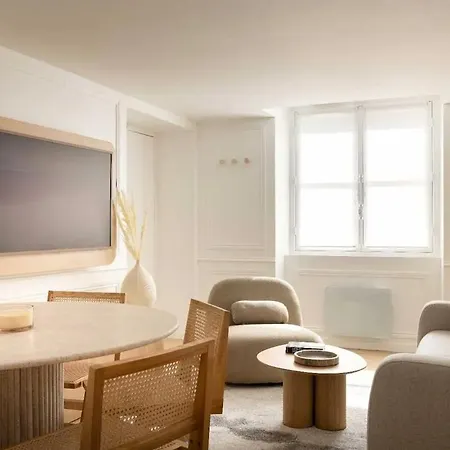 Chic With Ac 3br 6p Palais Garnier Apartment *