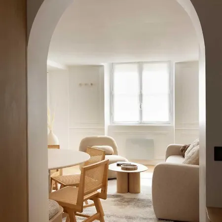 Chic With Ac 3br 6p Palais Garnier Apartment Paris