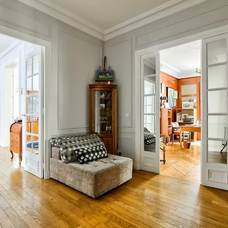 A Prestigious Location In Paris