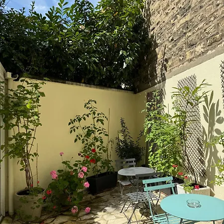Hipotel Lilas Gambetta Hotel 3*