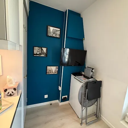 Appartamento 17 - Coeur Batignolles - Beau 10 M2 -110 Sqf - Etat Neuf - Calme - Ideal Personne - Single Occupancy *