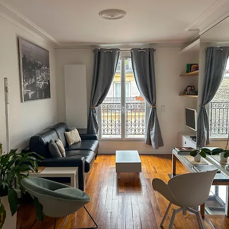 Bastille Hideaway *