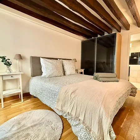 Grands Boulevards 4 Guests Apartment *