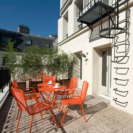 Helzear Champs-elysees 4*