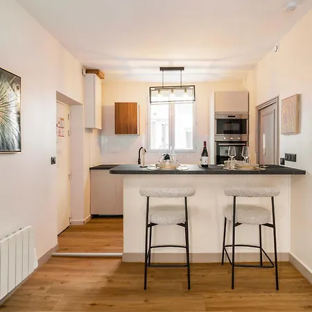 Apartment Family In Paris