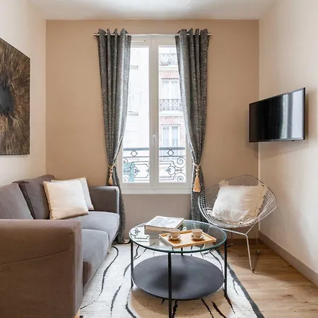 Apartment Family In *