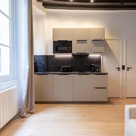 Parisian Luxury Living Rue Dauphine Saint-germain-des-pres Apartment *