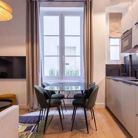 Parisian Luxury Living Rue Dauphine Saint-germain-des-pres Apartment Paris