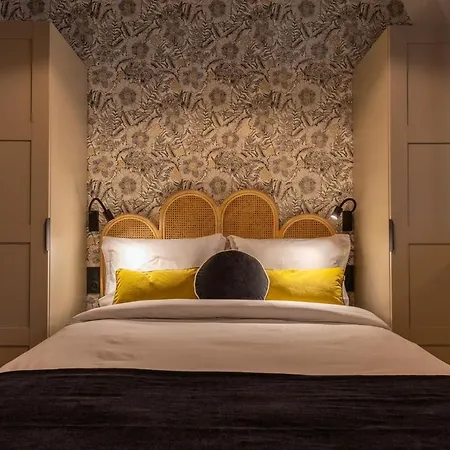 Apartment Parisian Luxury Living Rue Dauphine Saint-germain-des-pres Paris