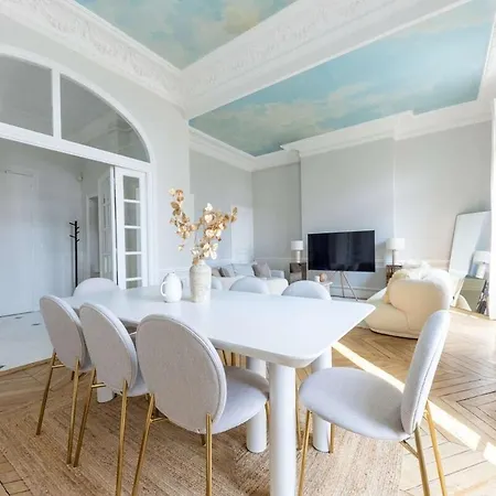 Exceptional Eiffel Tower Gem 4bed 8p In Trocadero Apartment Paris