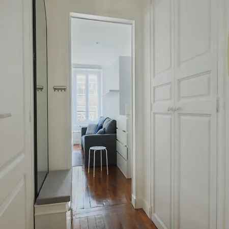 Modern -1br-3p-ternes * Paris