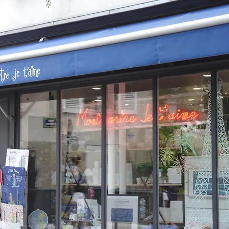 Regyn's Montmartre Hotel 2*