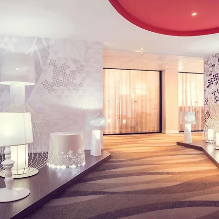 Hotel Mercure Montmartre Sacré Coeur 4*