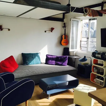 Sunny And Serene Hideaway In With Ac Apartment Paris