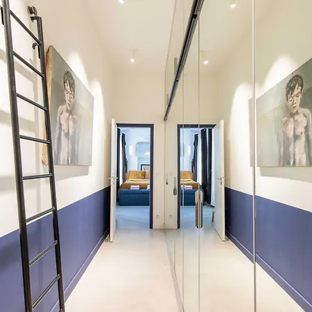 Comme Maison Sur L'ile Saint Louis * Paris