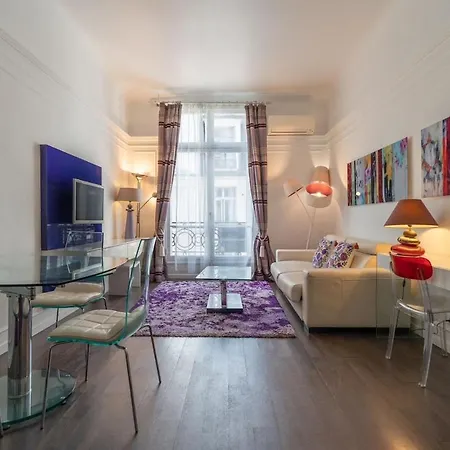Champs Elysees Apartment *