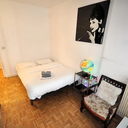 Apartment Spacious, Bright With Private Parking Paris