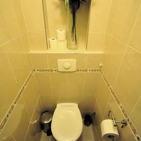 Spacious, Bright With Private Parking Paris