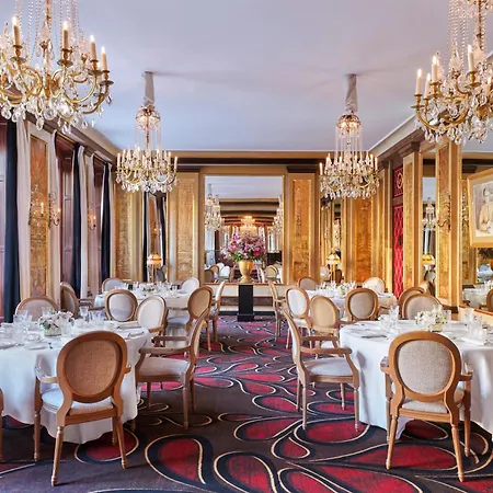 Barrière Fouquet's Hotel