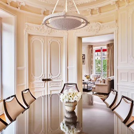 Barrière Fouquet's Hotel 5*