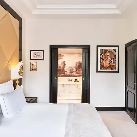 Barrière Fouquet's Hotel