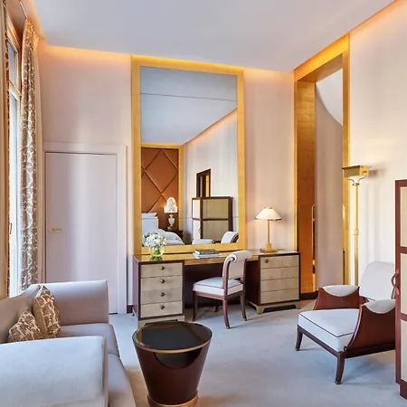 Hotel Barrière Fouquet's Paris