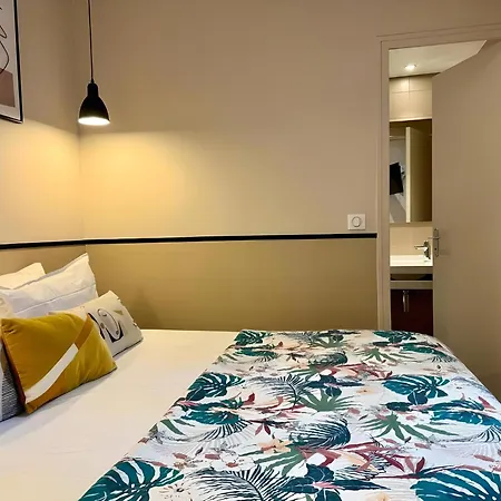Otel Lilas Blanc Paris