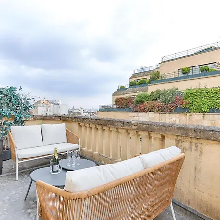 De Luxe Avec Terrasse Sur Les Champs Elysees * Paris