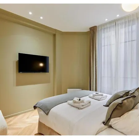 Incredible Ac 3 Bedrooms Center Of By Prestige Apartment *
