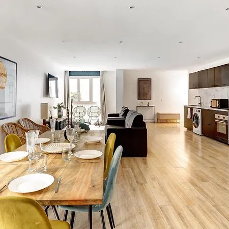 Apartment Sejour Elegant Aux Buttes Chaumont Pour 12 Pers Paris