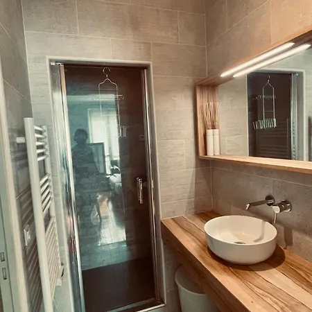 Stylish Parisian Montmartre 2br Apartman Párizs