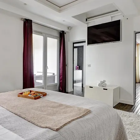 Elegant 3br Champs-elysees & Arc De Triomphe Apartment *