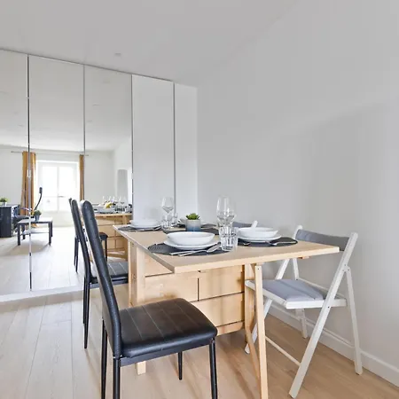 1 Bedroom Quartier Austerlitz Free Netflix