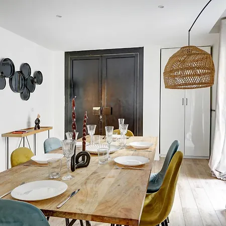 Apartment Sejour Elegant Aux Buttes Chaumont Pour 12 Pers