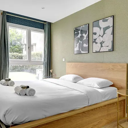Sejour Elegant Aux Buttes Chaumont Pour 12 Pers Apartment *
