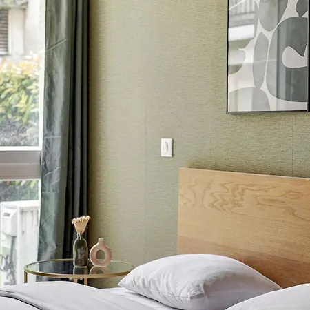 Apartment Sejour Elegant Aux Buttes Chaumont Pour 12 Pers *