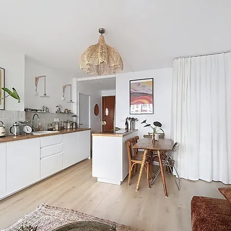 Appartamento Elegant Near Belleville & Jourdain