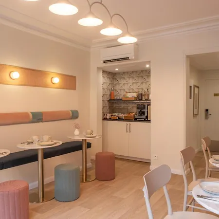 Avama Prony Hotel