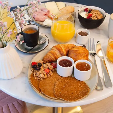 Avama Prony Hotel