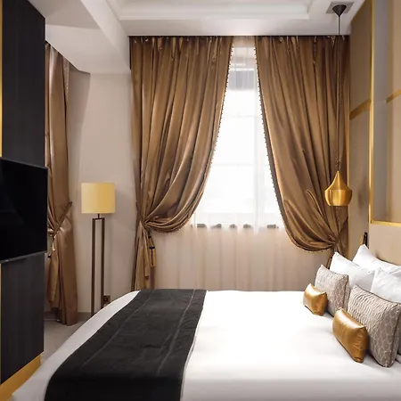 Niepce Paris, Curio Collection By Hilton Hotel