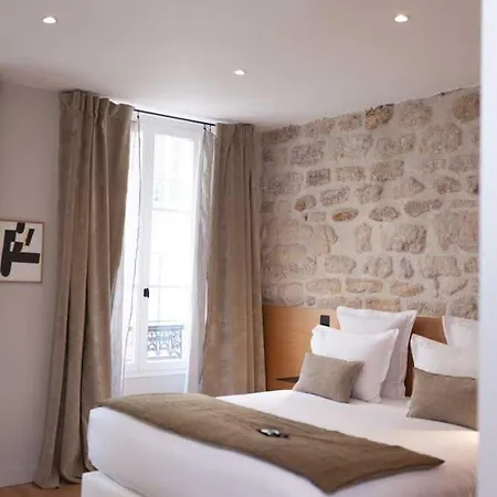 Hotel Tinah Paris, Champs Elysées