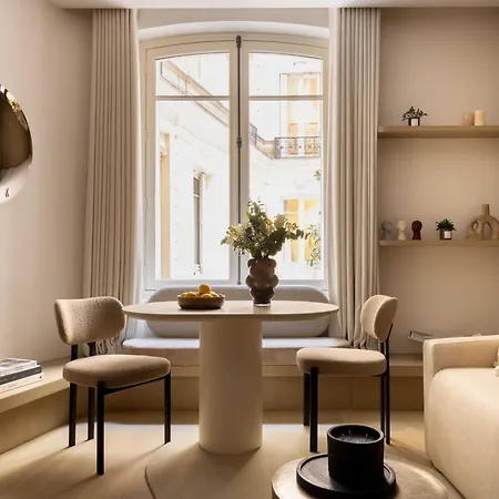 Luxurious Madeleine - Saint Honore Apartment Paris