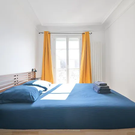 Heart Of Paris-1br-2p-montparnasse -free Netflix Paris