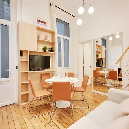 Beautiful -1br-4p- Tour Eiffel - Invalides Apartment Paris