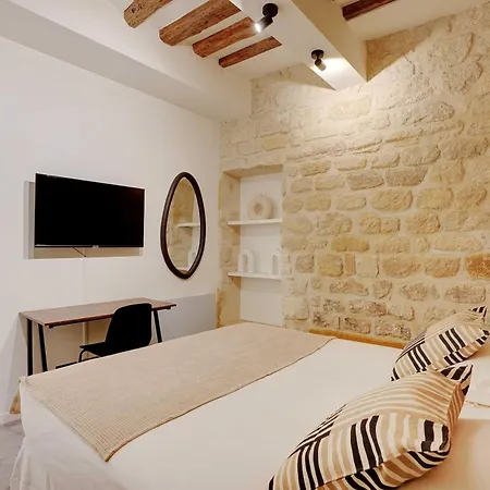 Apartment Spacious - 3br-6p - Place Des Vosges