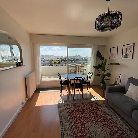 F8 - Terrace Paris's View, Eiffel Tower Area Apartment *